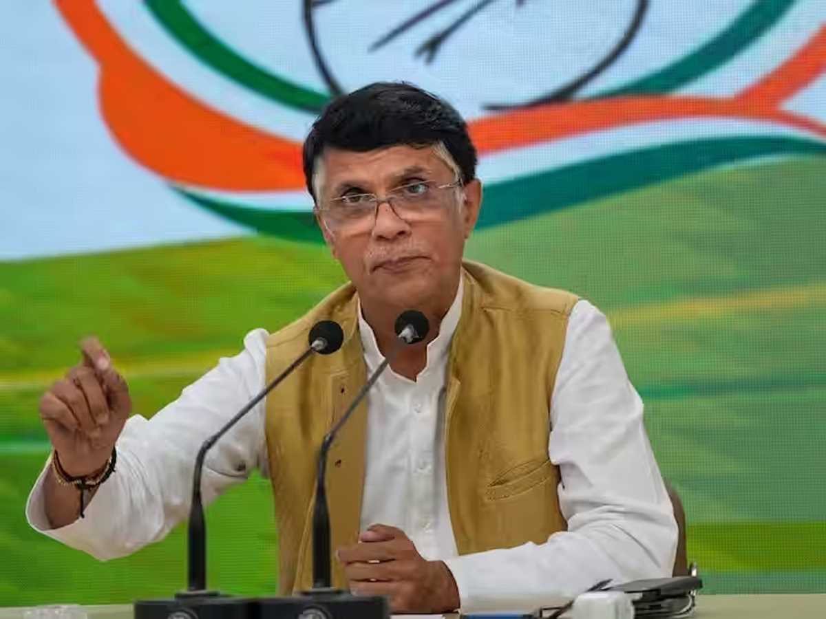 आज चारों तरफ ठग्स ऑफ हिन्दुस्तान दिख रहे हैं : पवन खेड़ा